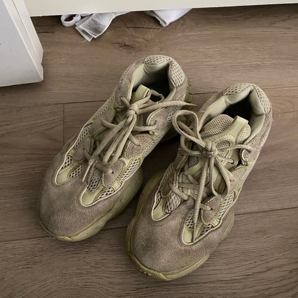 Yeezy 500 Supermoon